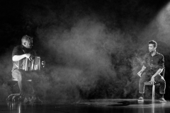 An Albatroz, le spectacle qui conte la vie de Jean-Marie Le Bris, avec Lukaz Nedeleg et Youen Bodros